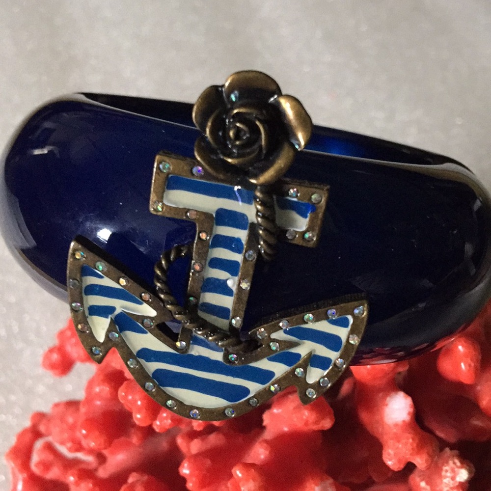 Rare vintage Betsy Johnson anchor bracelet - Picture 3 of 4